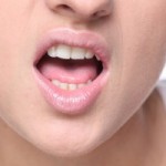 顎が鳴る・痛い・口が開かない！顎関節症の３つの症状と原因に迫る！