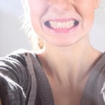 気づかない歯ぎしりで日本人の７０％は歯を悪くしている