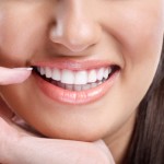 綺麗な歯並びで得する７つのこと／目立たずキレイな歯並びになる方法