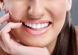綺麗な歯並びで得する７つのこと 目立たずキレイな歯並びになる方法